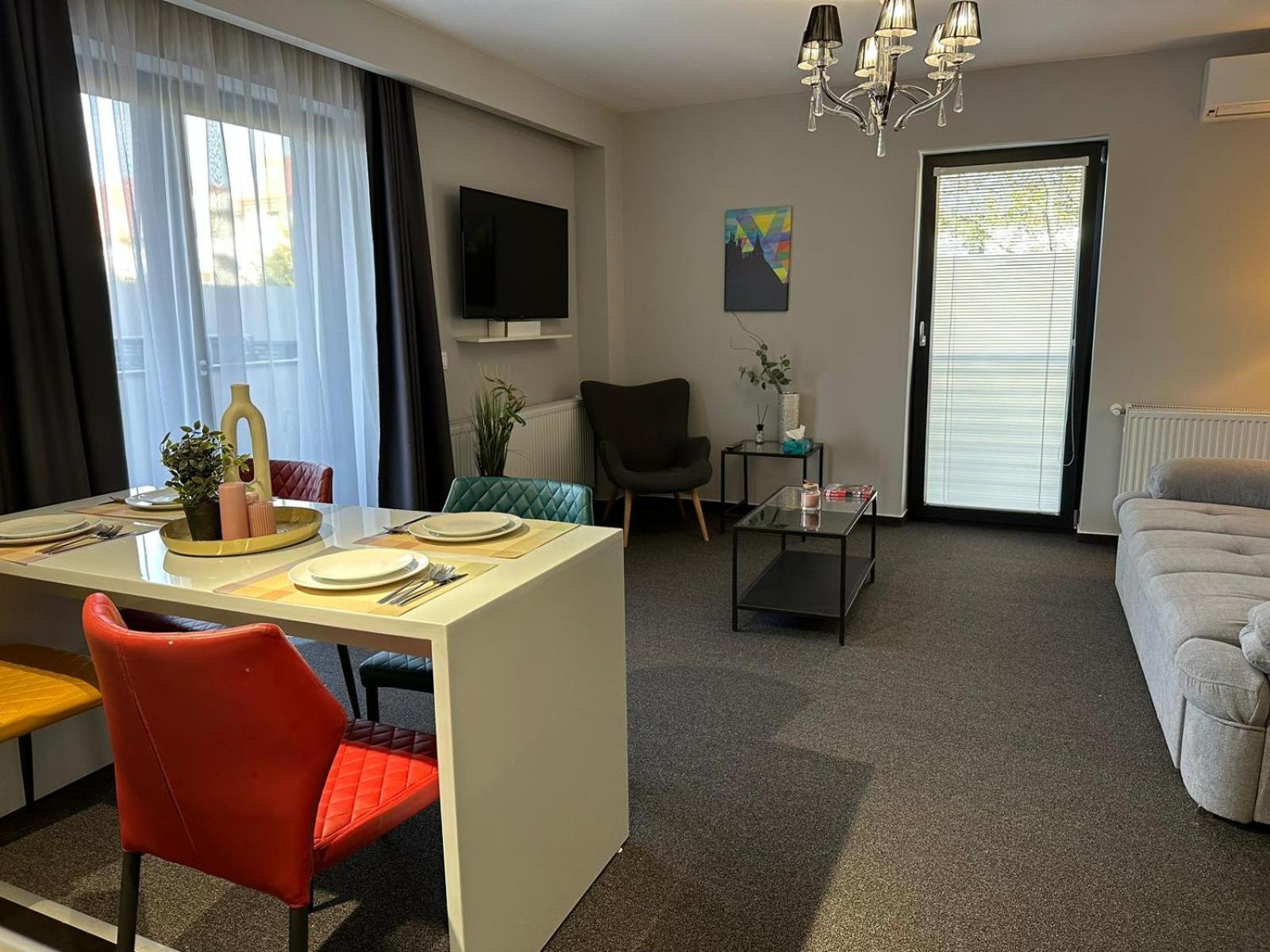 Luxury Glam Apartments & Studios Near Coresi Mall Braşov Dış mekan fotoğraf