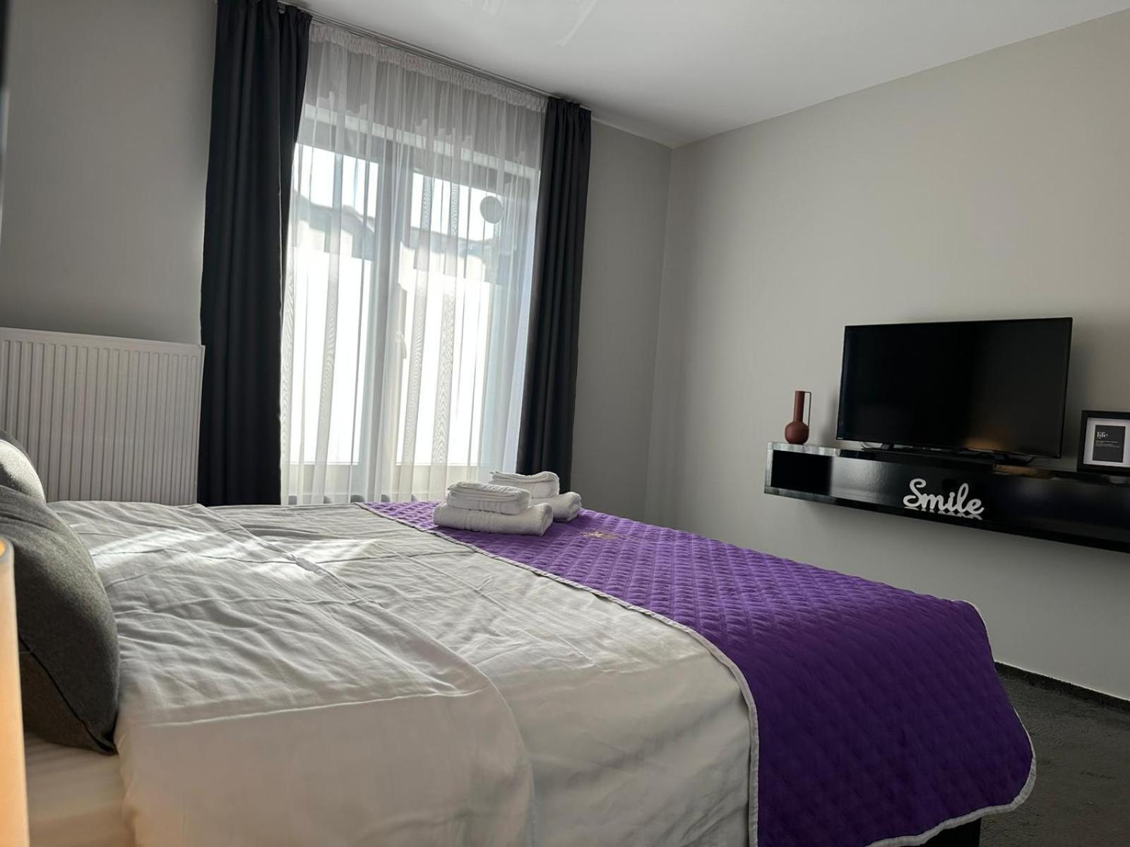 Luxury Glam Apartments & Studios Near Coresi Mall Braşov Dış mekan fotoğraf