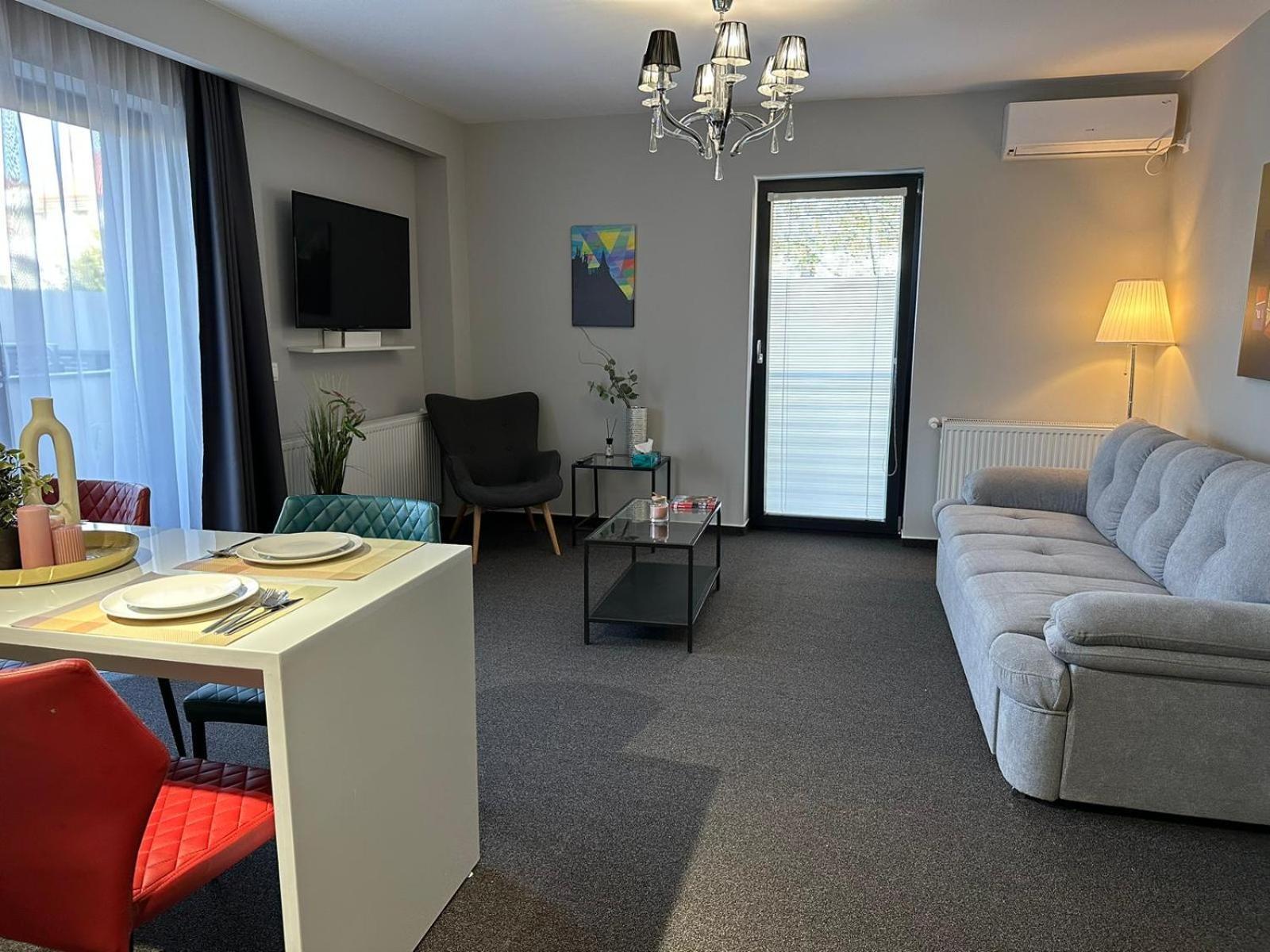 Luxury Glam Apartments & Studios Near Coresi Mall Braşov Dış mekan fotoğraf
