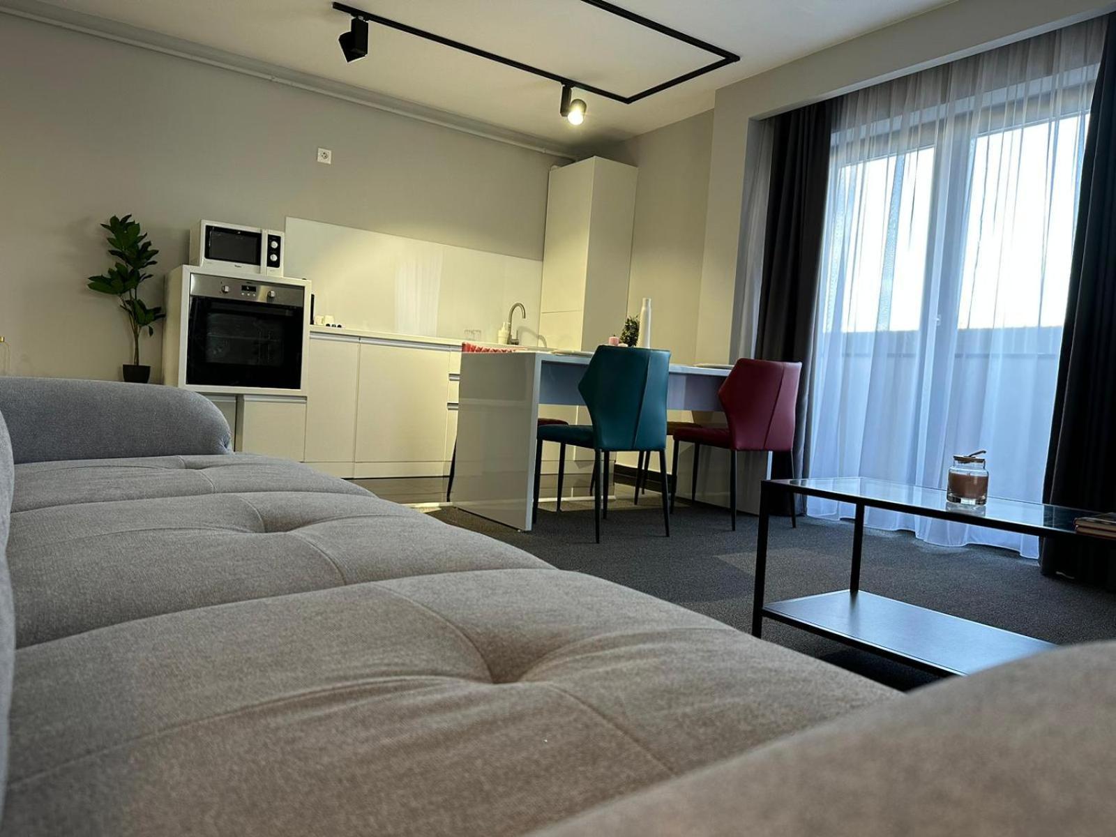 Luxury Glam Apartments & Studios Near Coresi Mall Braşov Dış mekan fotoğraf