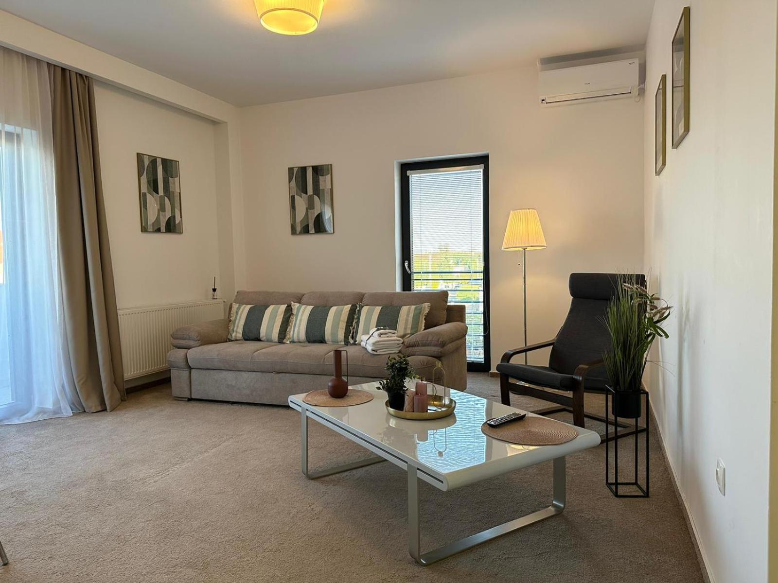 Luxury Glam Apartments & Studios Near Coresi Mall Braşov Dış mekan fotoğraf