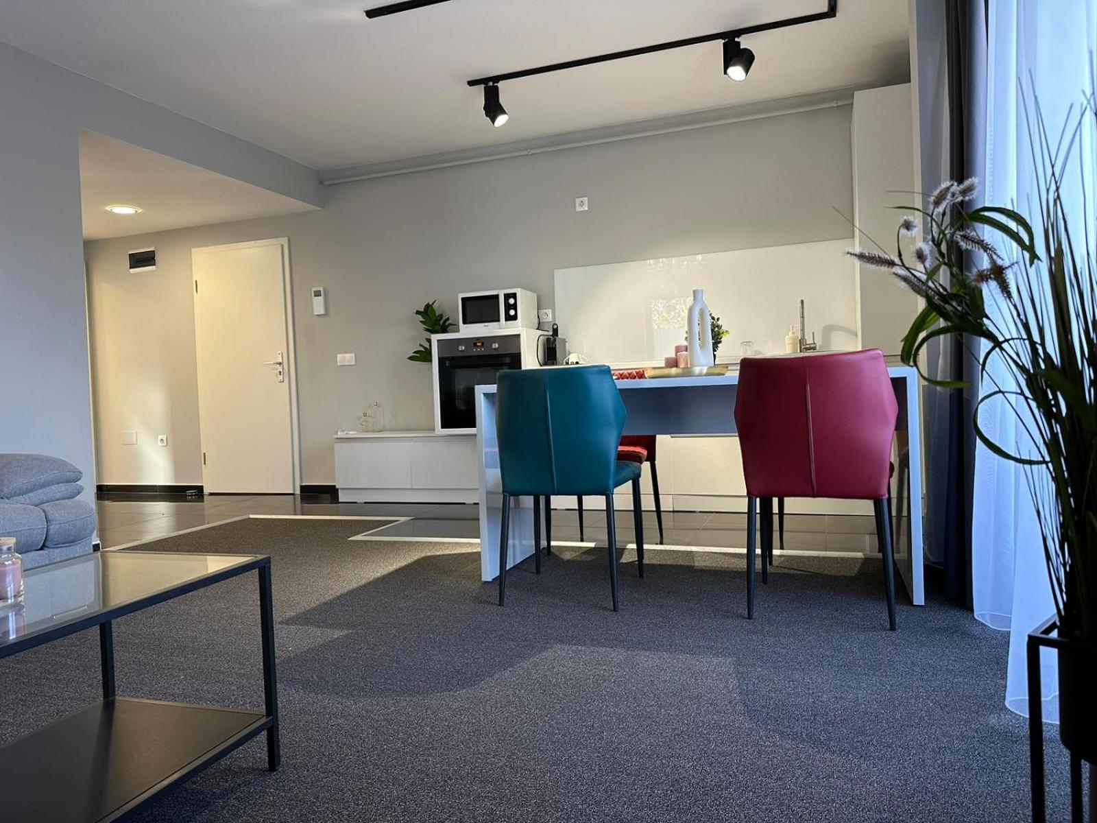Luxury Glam Apartments & Studios Near Coresi Mall Braşov Dış mekan fotoğraf