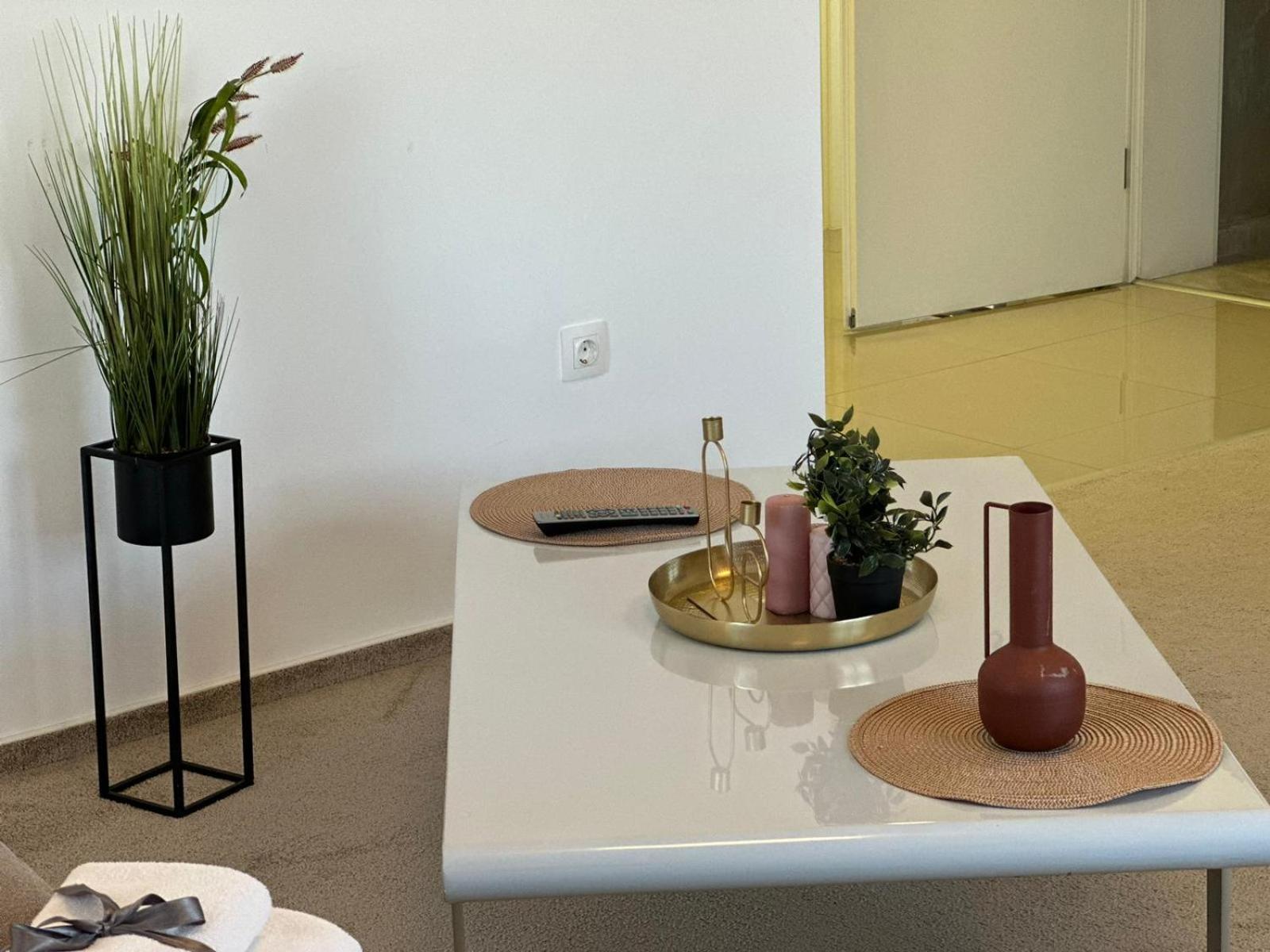 Luxury Glam Apartments & Studios Near Coresi Mall Braşov Dış mekan fotoğraf