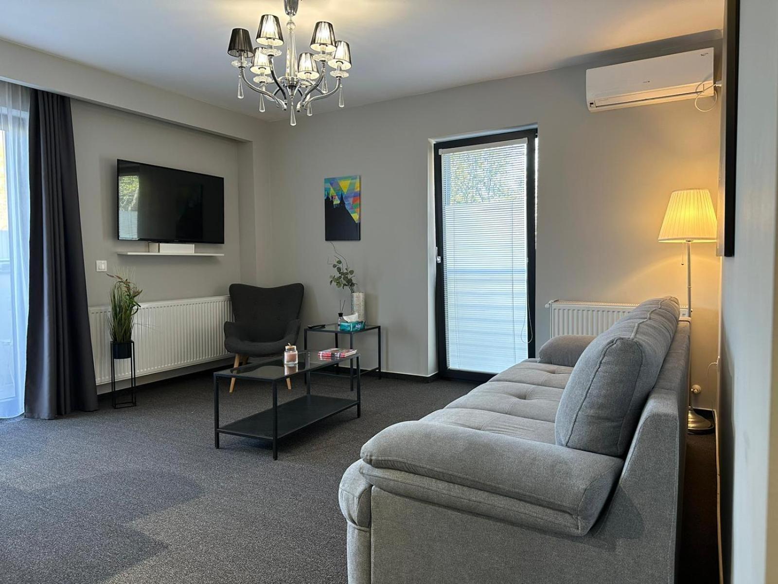 Luxury Glam Apartments & Studios Near Coresi Mall Braşov Dış mekan fotoğraf