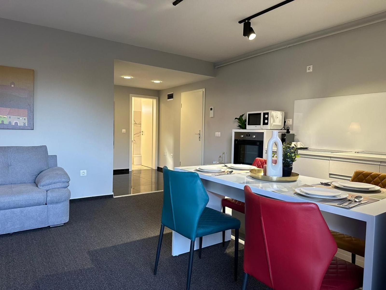 Luxury Glam Apartments & Studios Near Coresi Mall Braşov Dış mekan fotoğraf