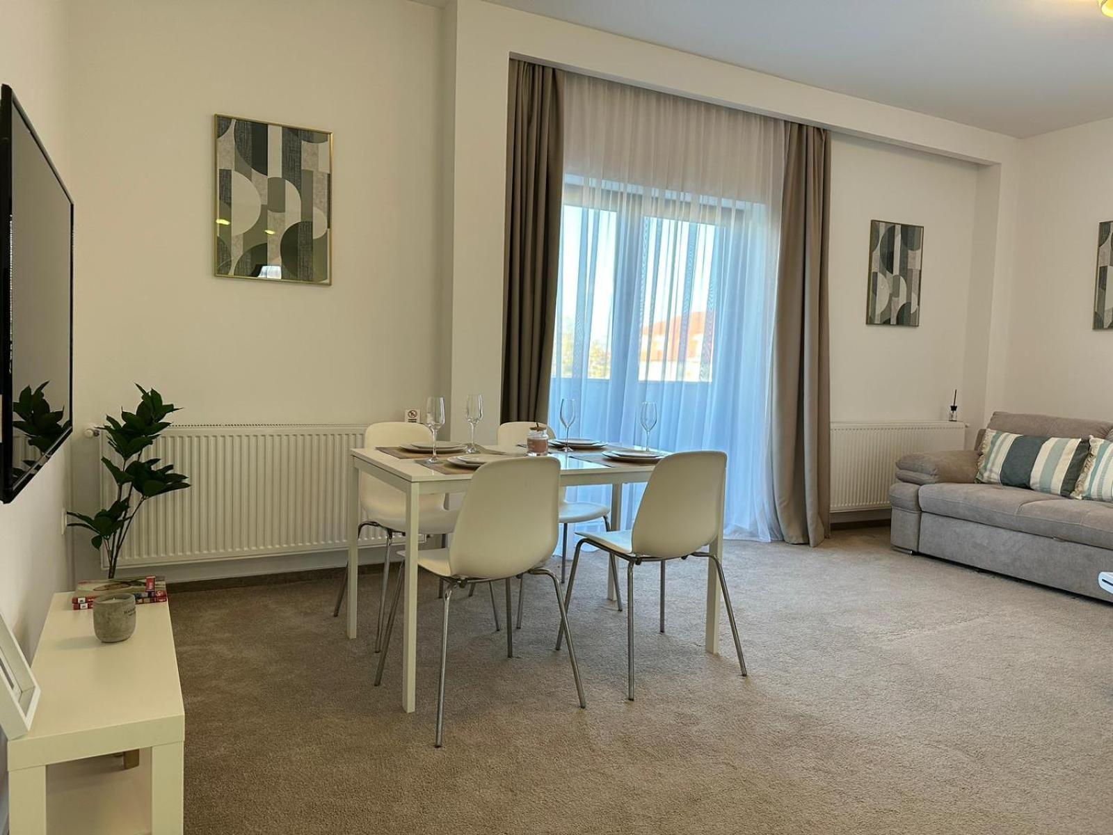 Luxury Glam Apartments & Studios Near Coresi Mall Braşov Dış mekan fotoğraf