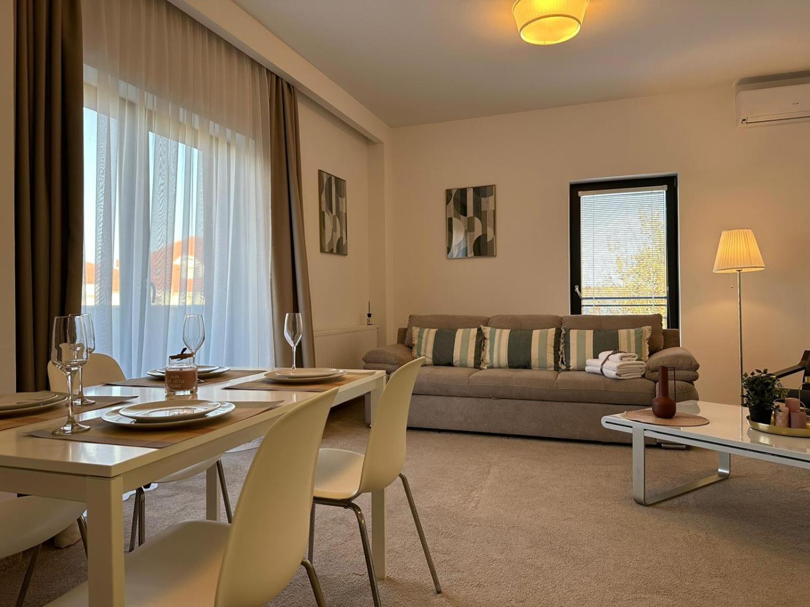 Luxury Glam Apartments & Studios Near Coresi Mall Braşov Dış mekan fotoğraf
