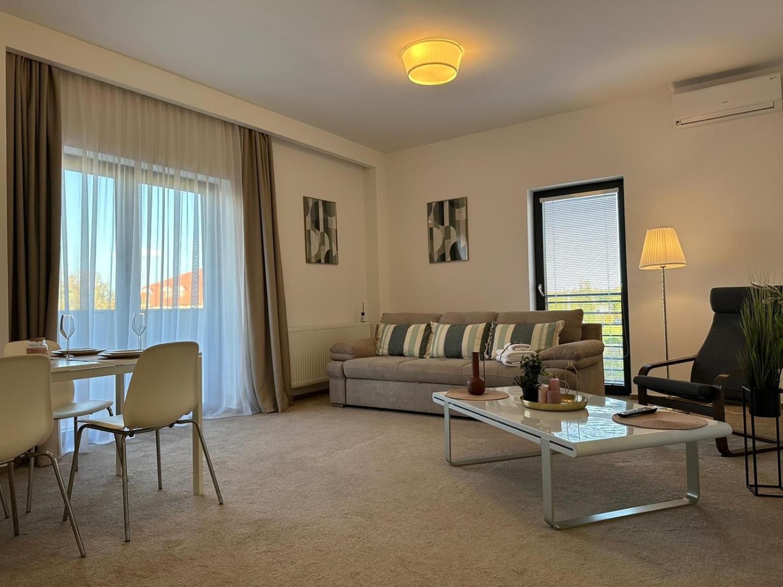 Luxury Glam Apartments & Studios Near Coresi Mall Braşov Dış mekan fotoğraf