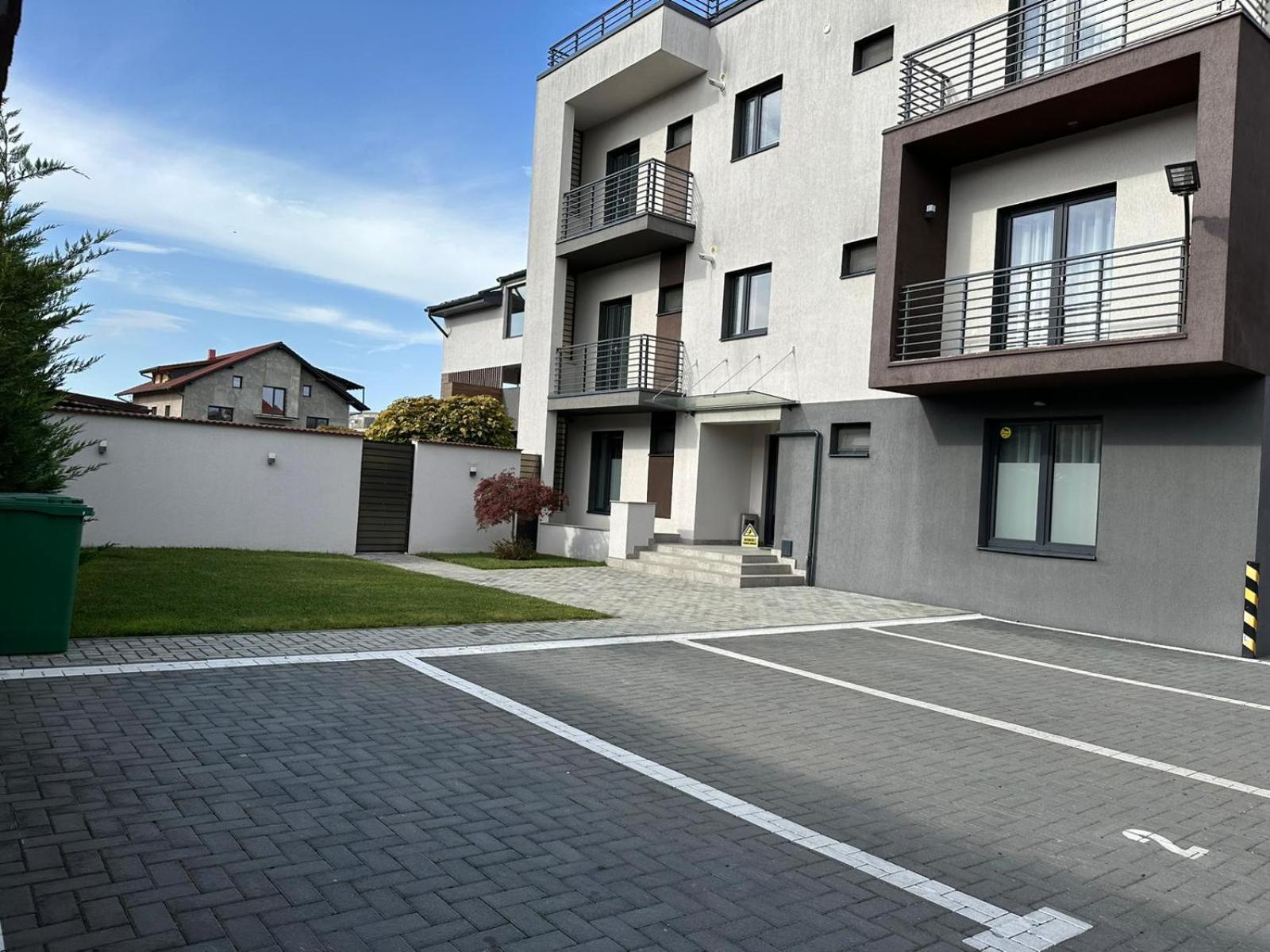 Luxury Glam Apartments & Studios Near Coresi Mall Braşov Dış mekan fotoğraf
