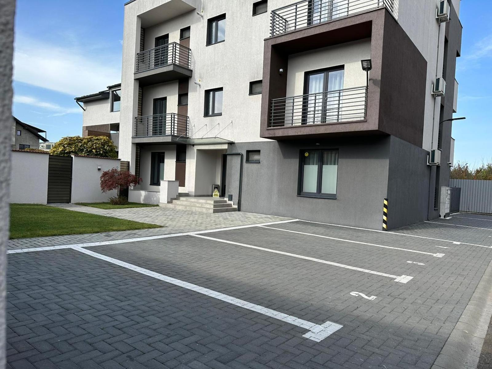 Luxury Glam Apartments & Studios Near Coresi Mall Braşov Dış mekan fotoğraf