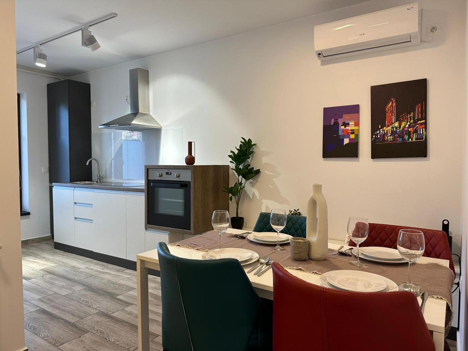 Luxury Glam Apartments & Studios Near Coresi Mall Braşov Dış mekan fotoğraf