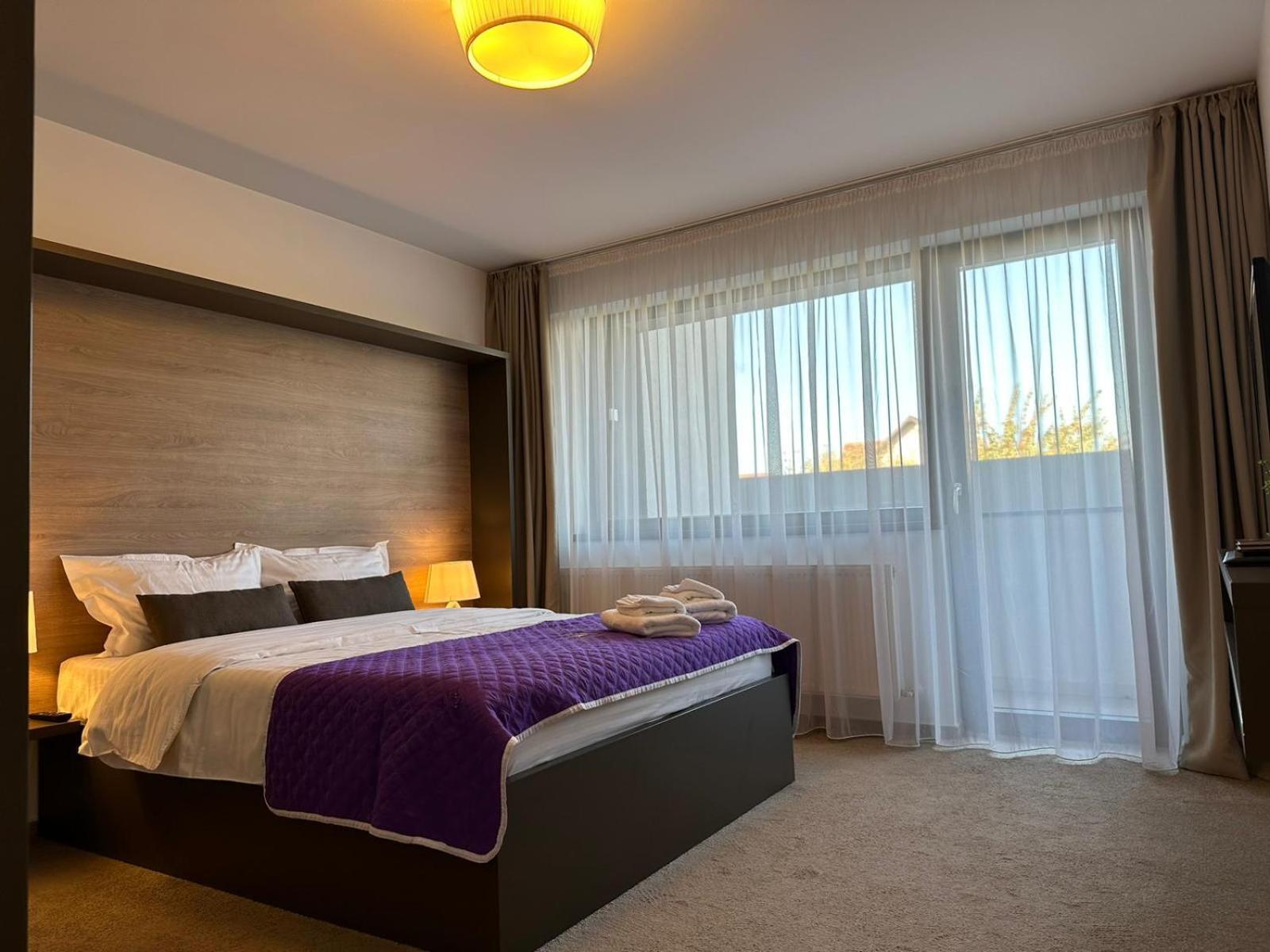 Luxury Glam Apartments & Studios Near Coresi Mall Braşov Dış mekan fotoğraf